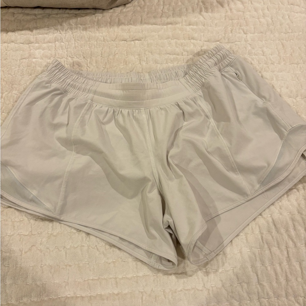 LULULEMON hotty hot cream shorts